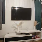 Appartement Un Air De Vic Avec Cour Privee Entre Uzes Et Nimes *