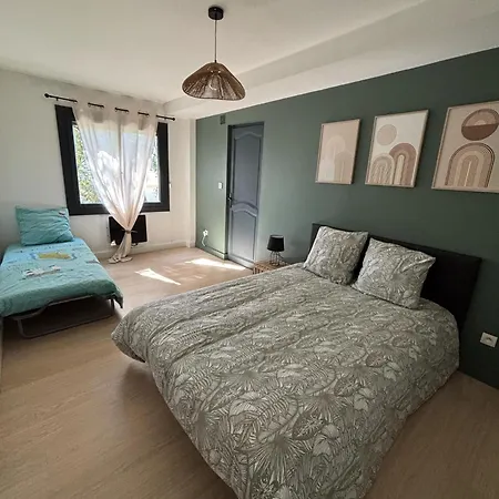 Appartement Un Air De Vic Avec Cour Privée Entre Uzès Et Nîmes Sainte Anastasie (Gard)