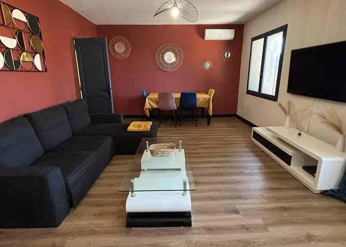 Un Air de Vic Appartement avec cour privée Entre Uzès et Nîmes Sainte Anastasie (Gard)