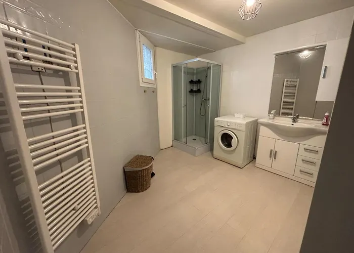 Un Air de Vic Appartement avec cour privée Entre Uzès et Nîmes Appartement