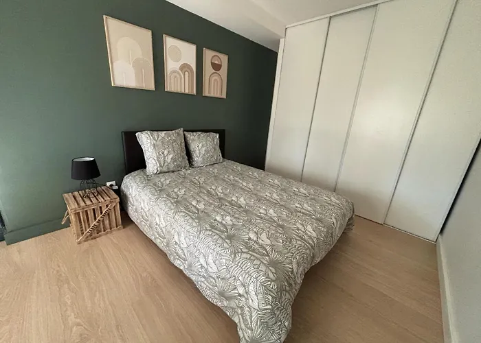Appartement Un Air de Vic Appartement avec cour privée Entre Uzès et Nîmes *